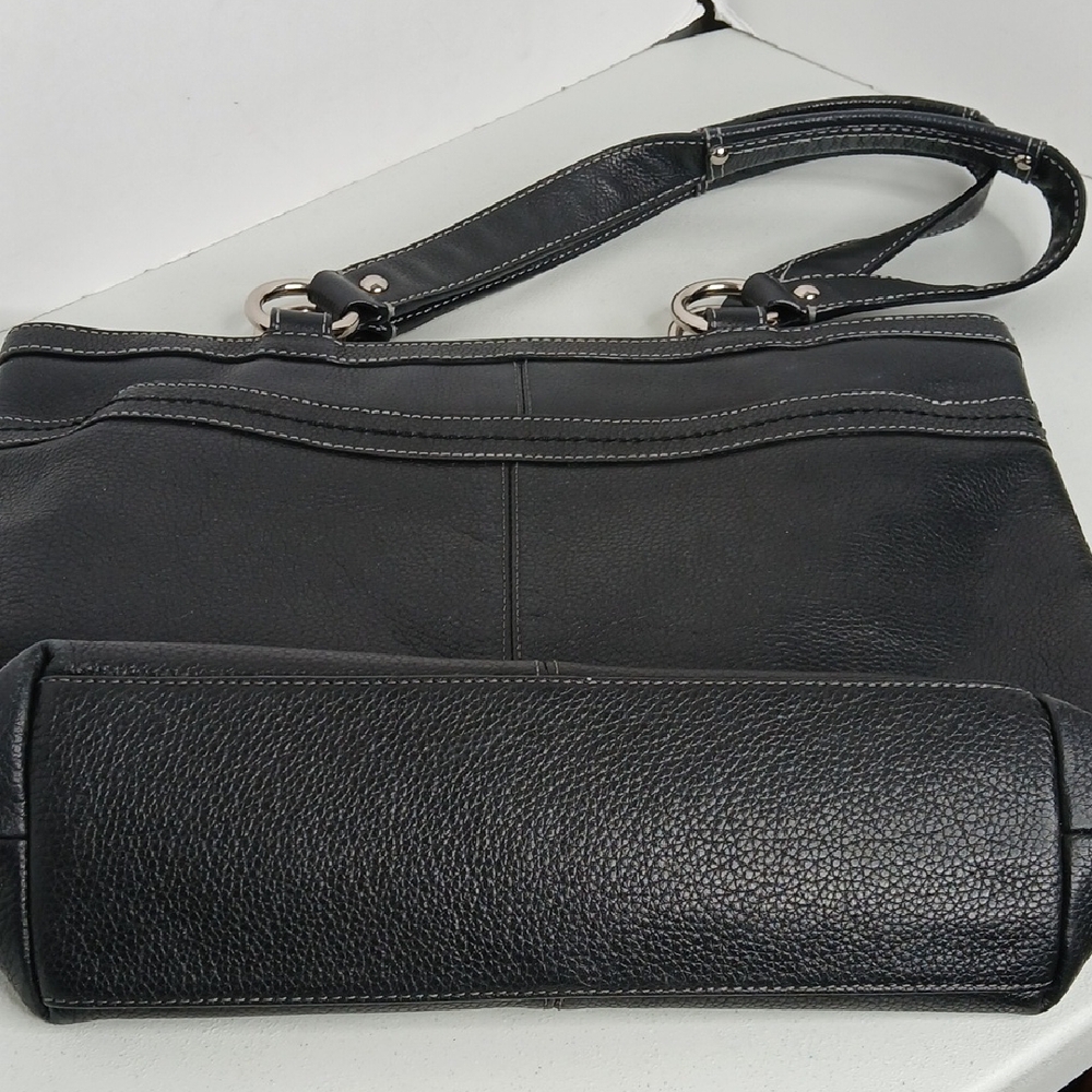 Coach Penelope Black Leather Tote Bag - Picture 12 of 13